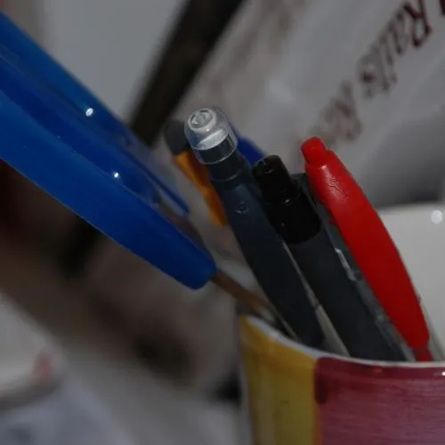 leave only the scissor on the cup before